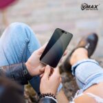 Vmax tempered glass 0.33mm 2,5D high clear privacy glass for iPhone 16 6,1 / 15 6,1 - Image 4