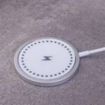 Maxlife MXWC-05 magnetic wireless charger 15W white - Image 5