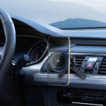 WIWU Car Mount with wireless charging CH-317 - Image 6